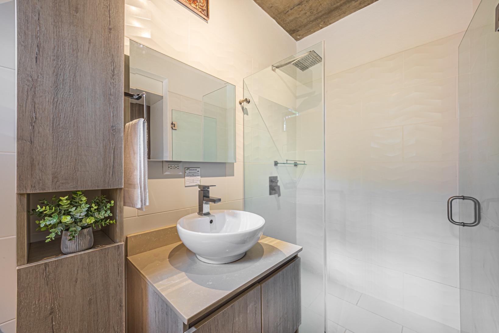 Modern Villa with Infinity Pool, Rancho & Expansion Potential in Prime Uvita Location selected