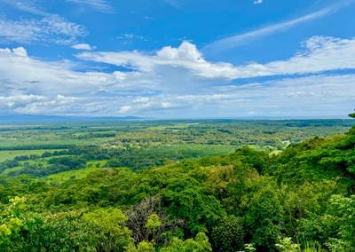 Brand New Modern Luxury 4-Bedroom Villa with Infinity Pool and Panoramic Ocean Views in Tawal image 5