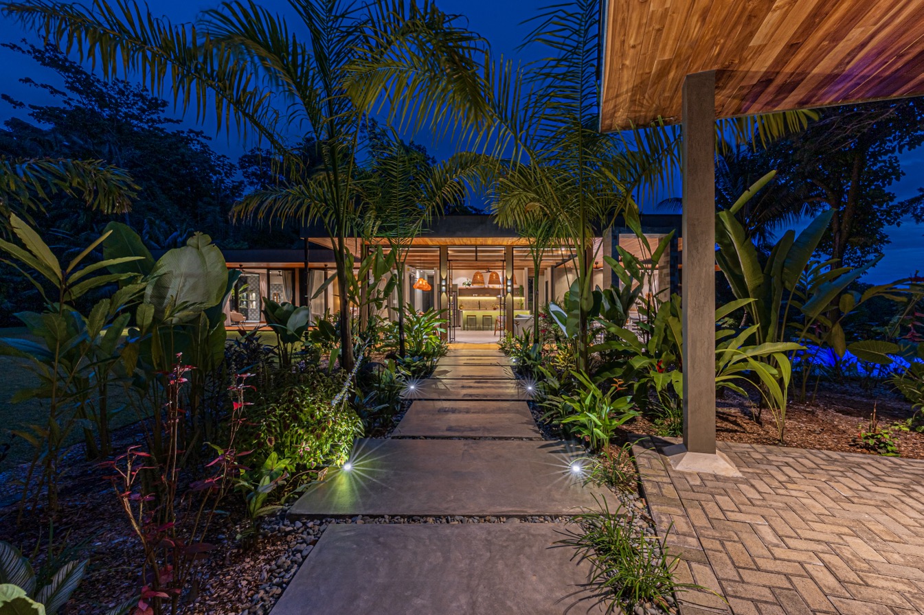 Casa Köbö – A Masterpiece of Design, Nature, and Tranquility in Playa Hermosa selected
