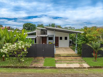 Uvita Home in Jardines del Sol with Private Pool & Dual Master Suites image 4