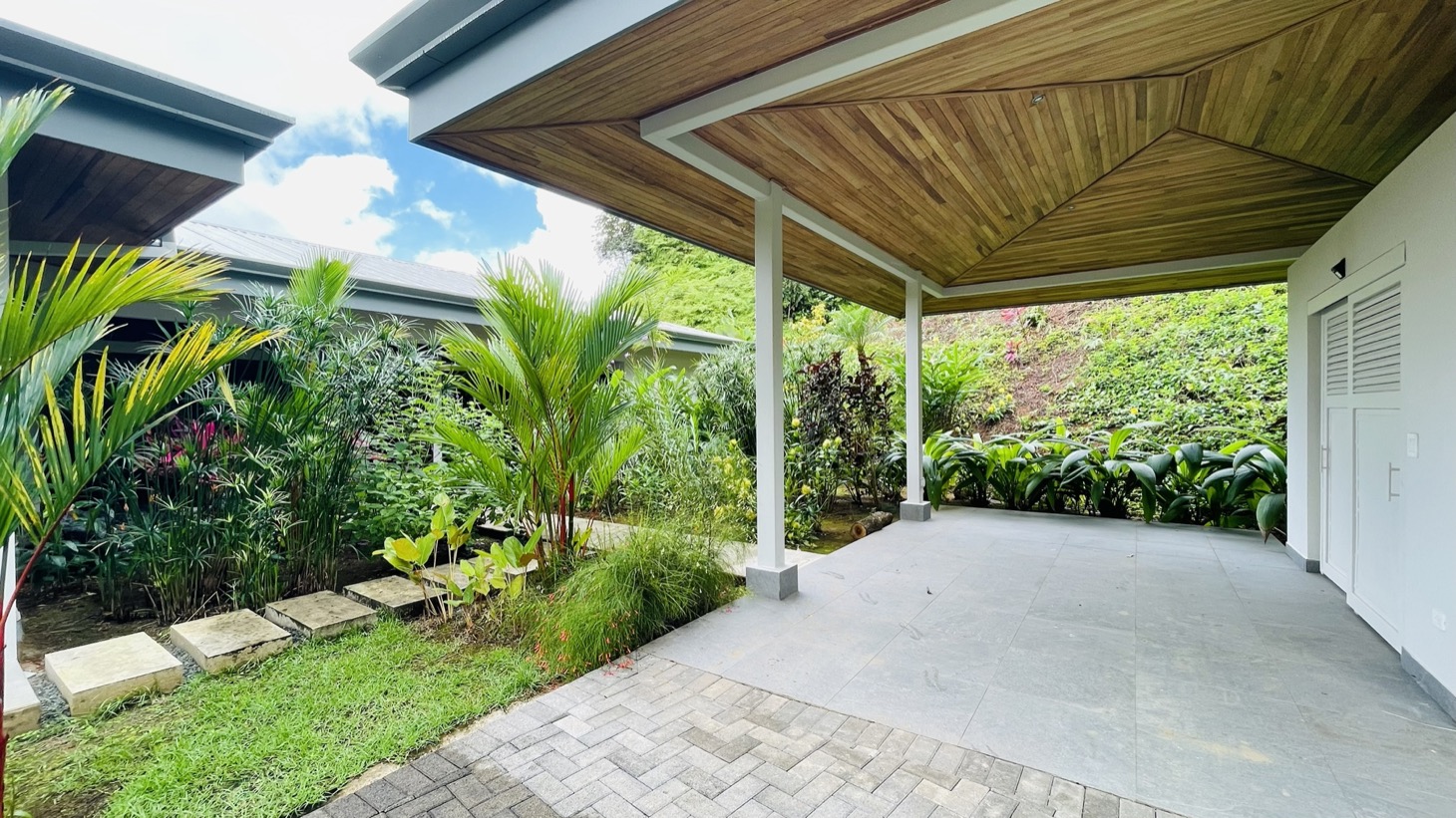 Tropical Turnkey Retreat in Gated Community selected