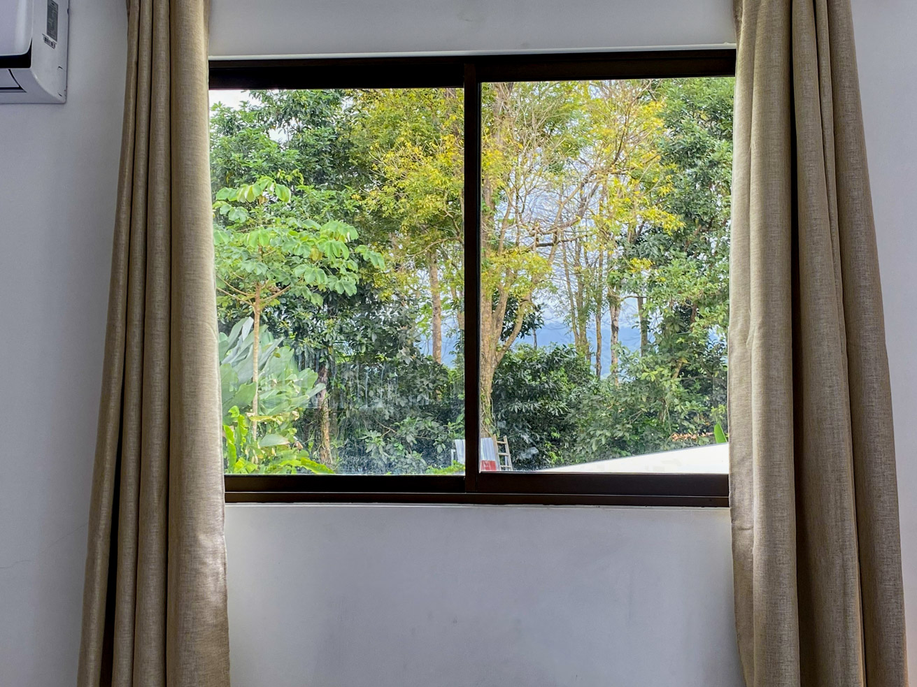 High-Demand Investment Property in Prime Uvita Location – 3-Bed Tropical Home Just 700 Meters from the Beach selected