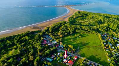 Prime Investment Opportunity in Uvita: Income-Producing Fourplex Just 300 Meters from the Beach image 2