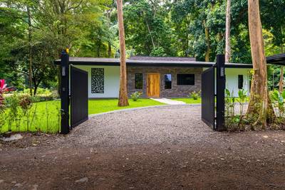 Modern Jungle Retreat in Costa Rica’s Southern Zone image 3