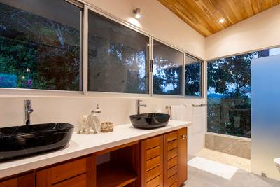 Elegant Mountain Retreat with Ocean and Jungle Views in a Private Gated Community image 5
