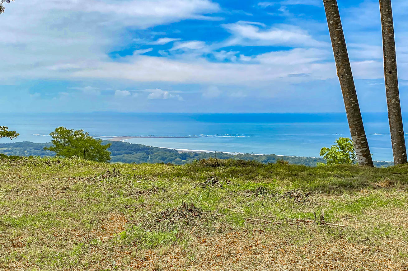 Large Uvita Lot with Whale’s Tail Ocean Views, Sunsets & Legal Water – Ready to Build selected