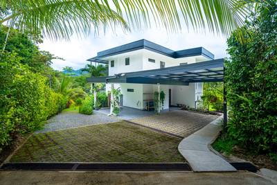 Exceptional Modern 4-Bedroom Family Sanctuary on 1 Acre in Ojochal image 4