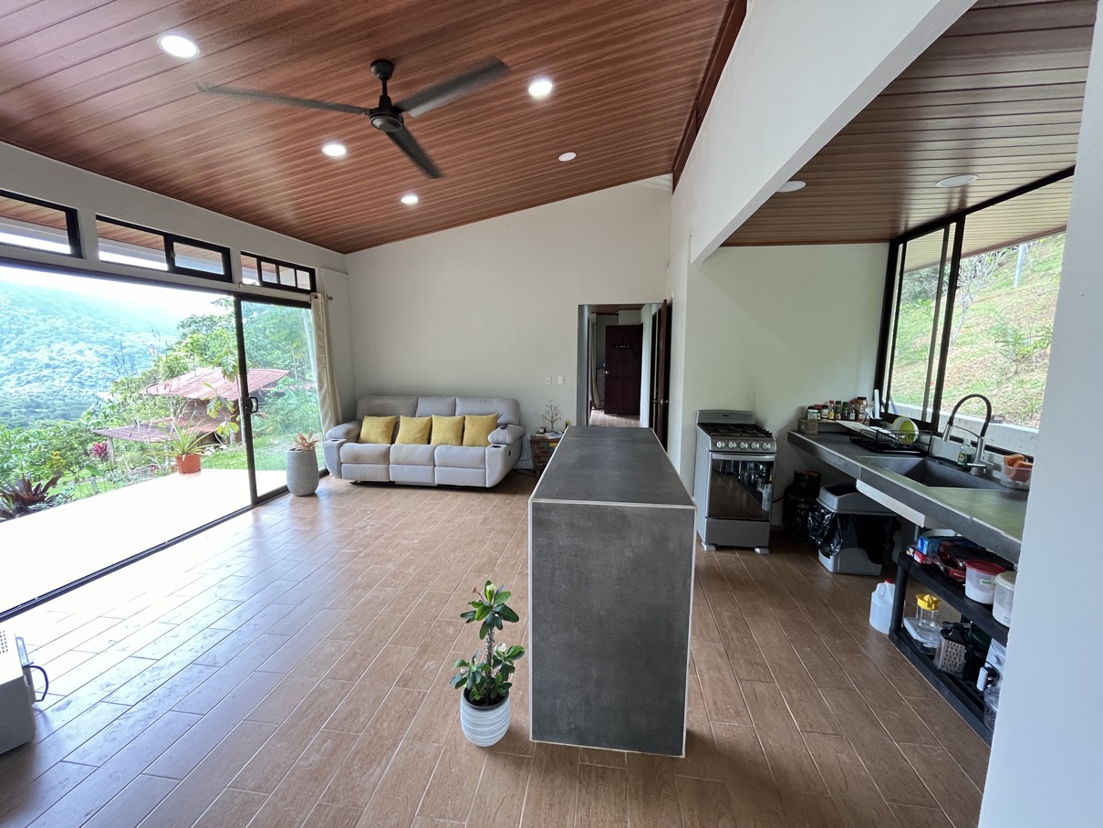 Charming Mountain Retreat in Vergel de Osa – Minutes from Ojochal, Beaches, and Waterfalls selected