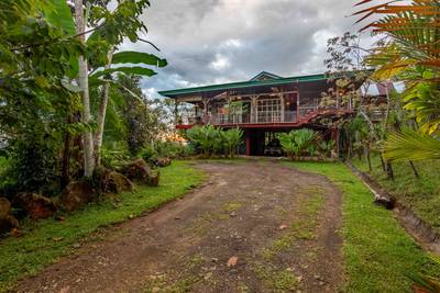 Elevated Architectural Retreat with Expansion Potential in Escaleras image 4