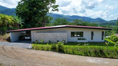 New Modern Ojochal Home with Pool, Office & Mountain Views 24/7 Security image 2