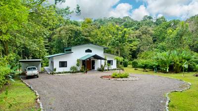 Contemporary Jungle Retreat in Tres Rios, Costa Rica image 2