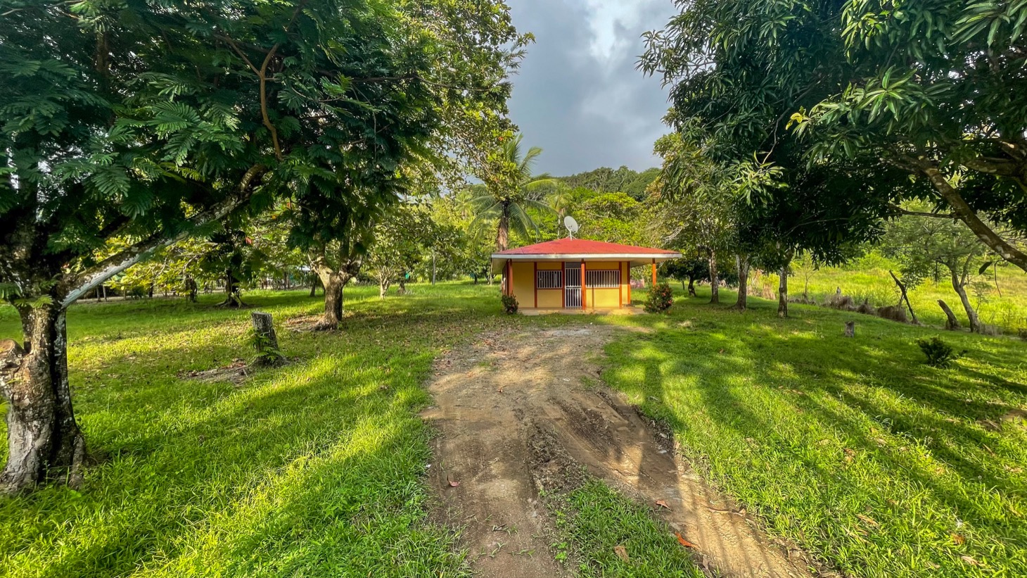 Prime Commercial & Development Opportunity in Hatillo, South Pacific Costa Rica selected