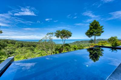 Tropical Modern Masterpiece Home For Sale in Southern Costa Rica image 2