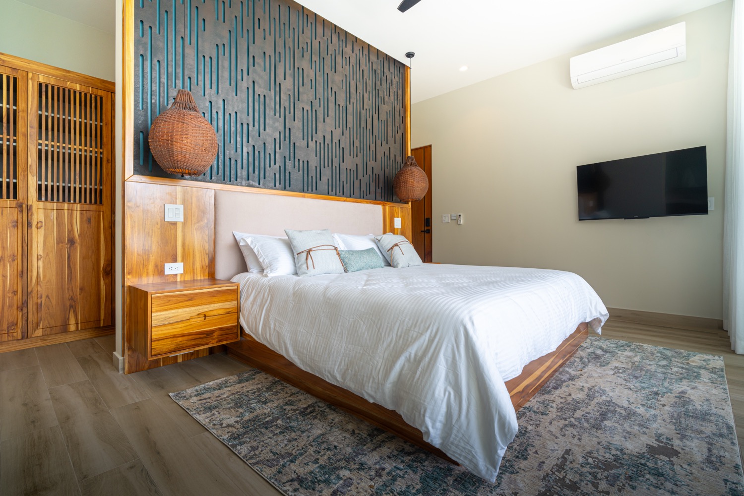 Luxury 5-Bedroom Estate with Panoramic Pacific Ocean & Jungle Views selected