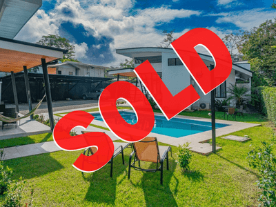 Thriving Investment Opportunity in Uvita: Shopping Plaza & Luxury Resort Cabins image 1