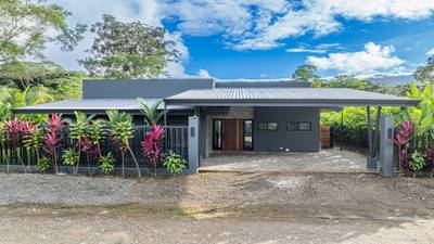 Modern 3-Bedroom Home for Sale in Uvita image 4