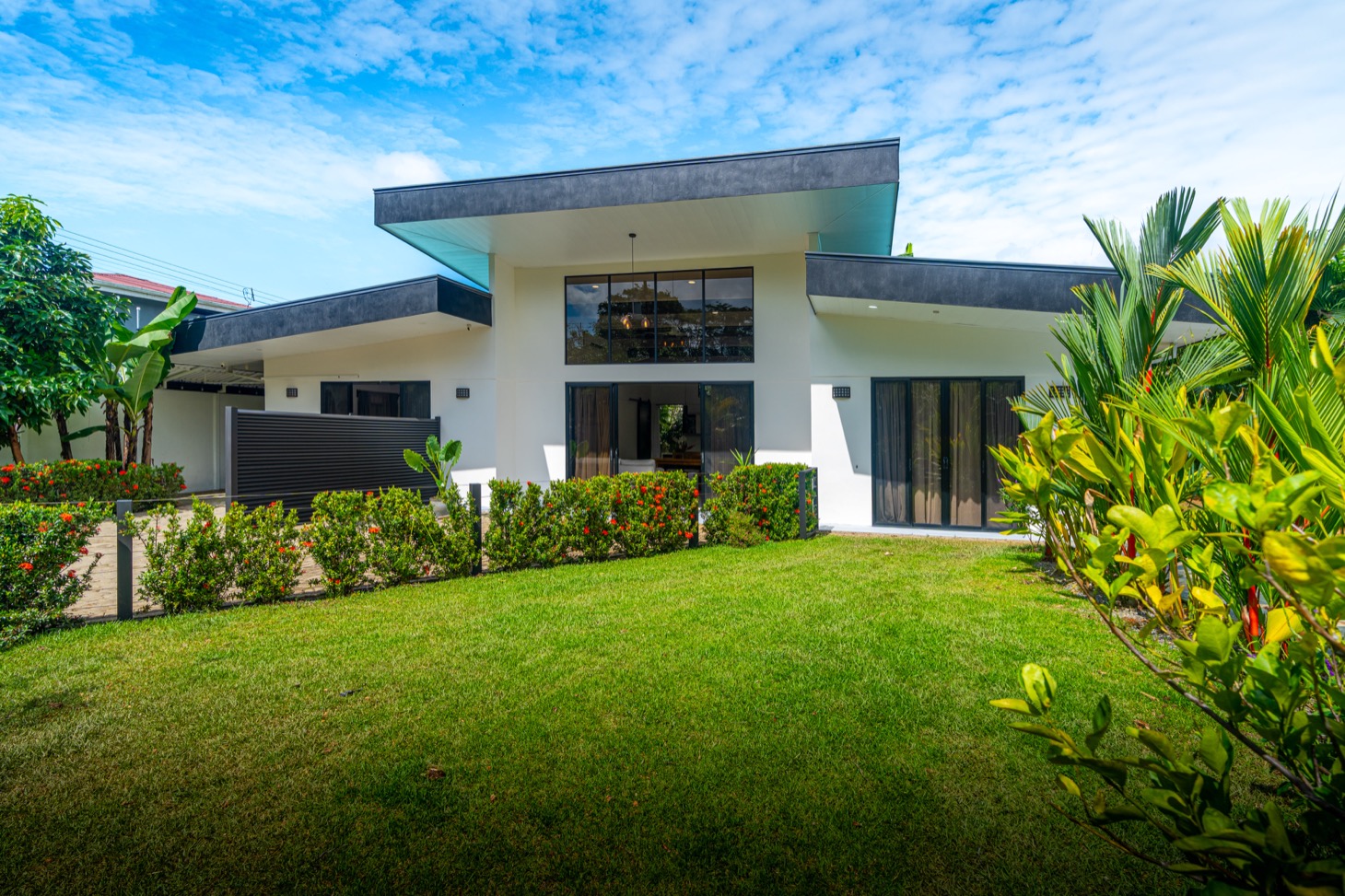Charming Home Near Uvita’s Whale Tail Beach — Comfort, Privacy, and Rental Potential selected