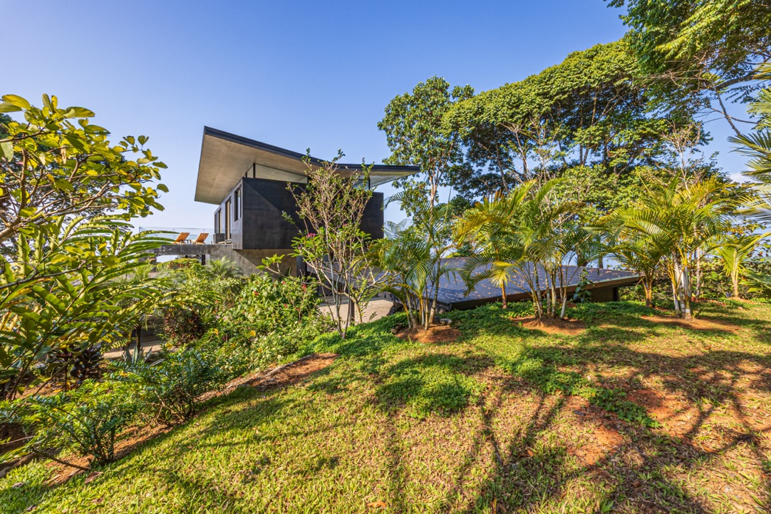 Modern Architectural Masterpiece in Costa Rica’s Southern Pacific selected