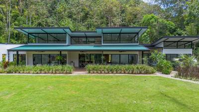 Modern Jungle Home on 3.44 Acres with Creek Near Dominical, Costa Rica  image 1