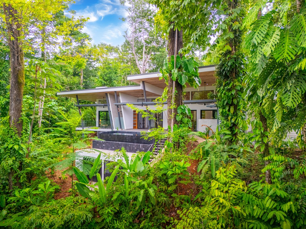 Casa Selva Vida – A Vision of Luxury Living in the Heart of Uvita selected