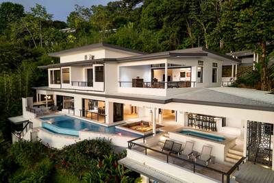 Iconic Oceanview Luxury Estate in Uvita image 2