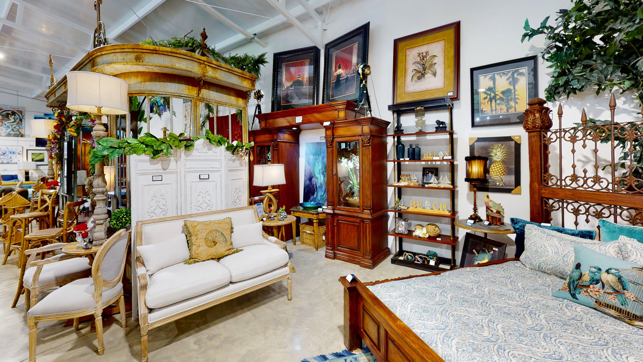 High Income-Generating Retail Business For Sale Near Ojochal, Costa Rica selected