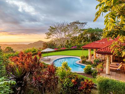 10.9-Acre Luxury Estate with Ocean Views, 3 Homes & Expansion Potential in Tres Ríos image 1