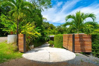 Ocean-View Luxury Estate with Three Master Suites and Private Pool Oasis in Ojochal image 5