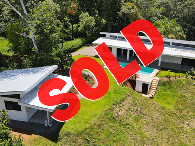 Exquisite Modern Retreat with Ocean and Mountain Views in Ojochal, Costa Rica  image 1