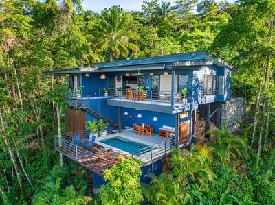 Contemporary Elegance with Panoramic Ocean Views in Uvita image 1