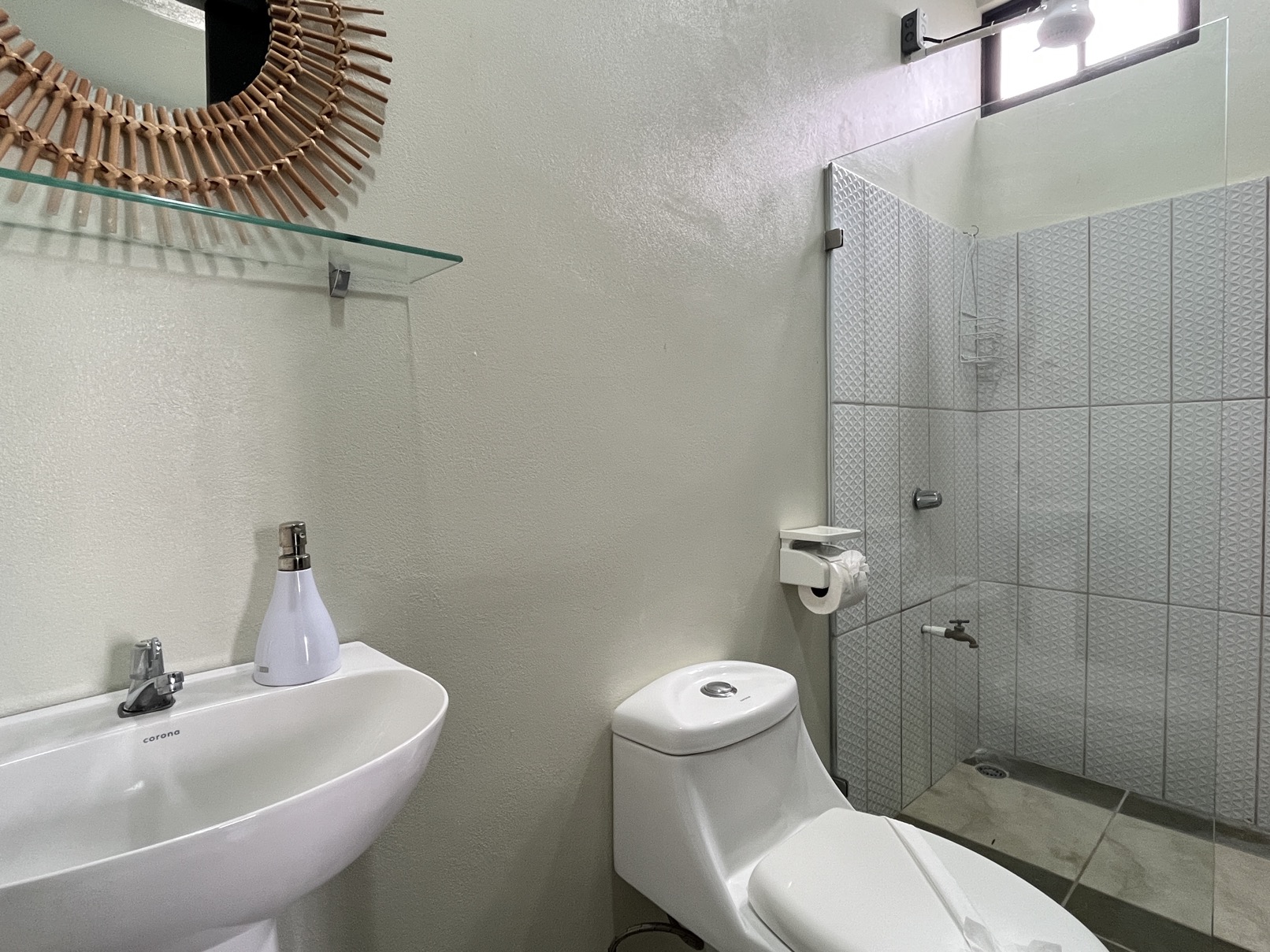 Prime Investment Opportunity in Uvita: Income-Producing Fourplex Just 300 Meters from the Beach selected