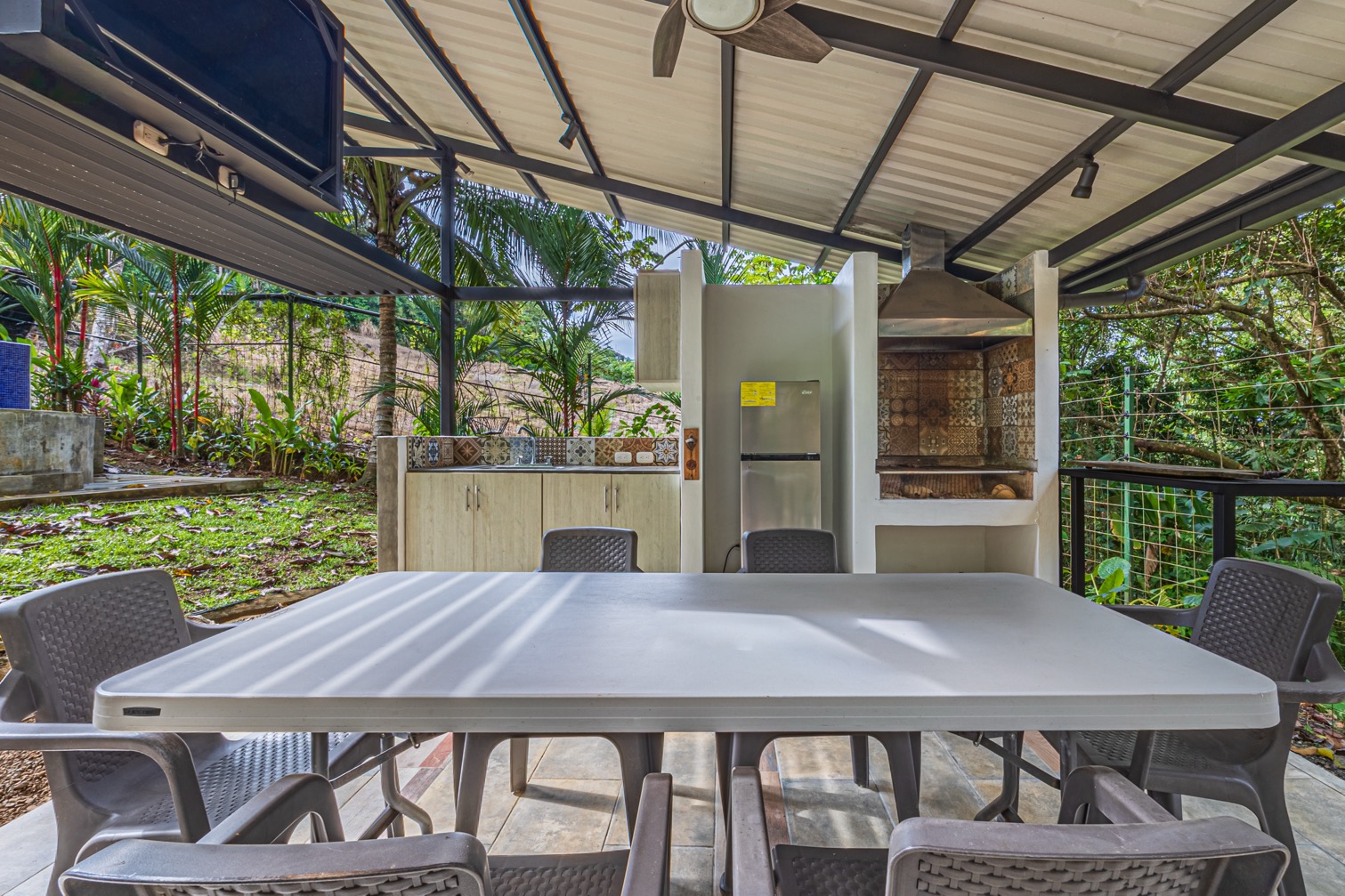 Modern Villa with Infinity Pool, Rancho & Expansion Potential in Prime Uvita Location selected