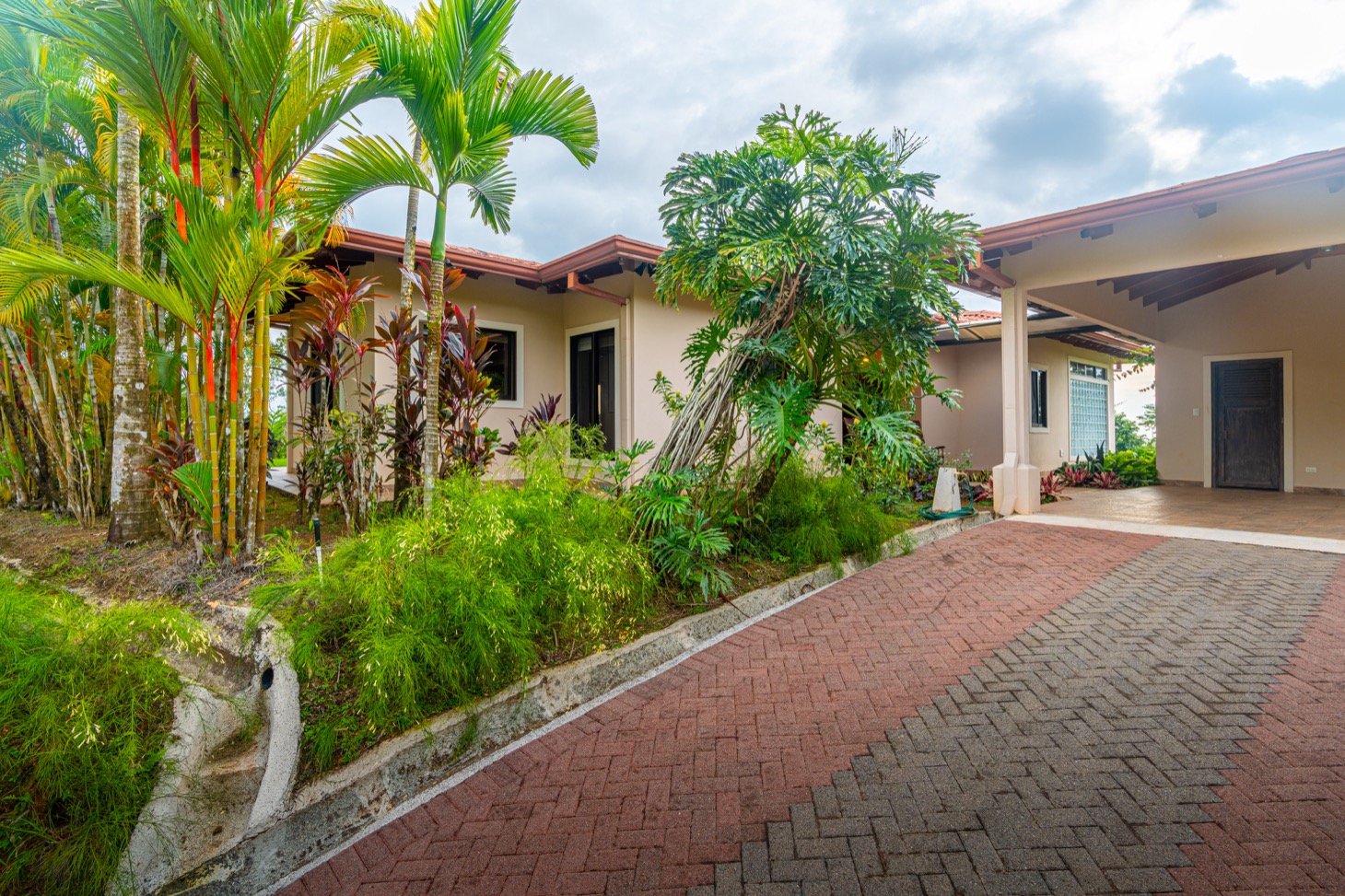 Oceanview Oasis House: Private Waterfall, Infinity Pool & Jungle Trails in Gated Costa Rica Community selected