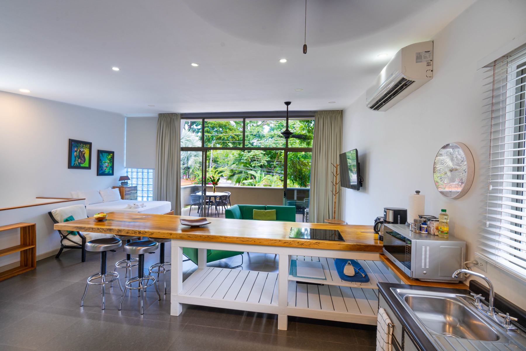 Turnkey Boutique Hotel in Prime Manuel Antonio Beach Location selected