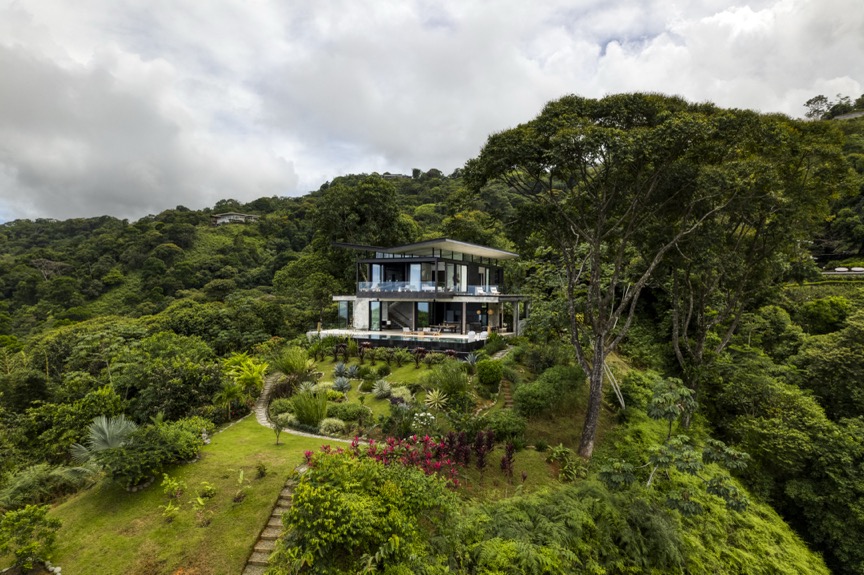 Modern Architectural Masterpiece in Costa Rica’s Southern Pacific selected