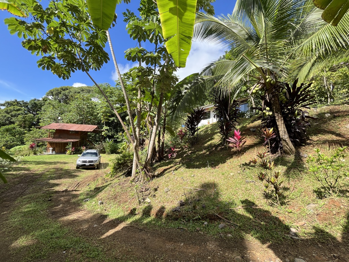 Charming Mountain Retreat in Vergel de Osa – Minutes from Ojochal, Beaches, and Waterfalls selected