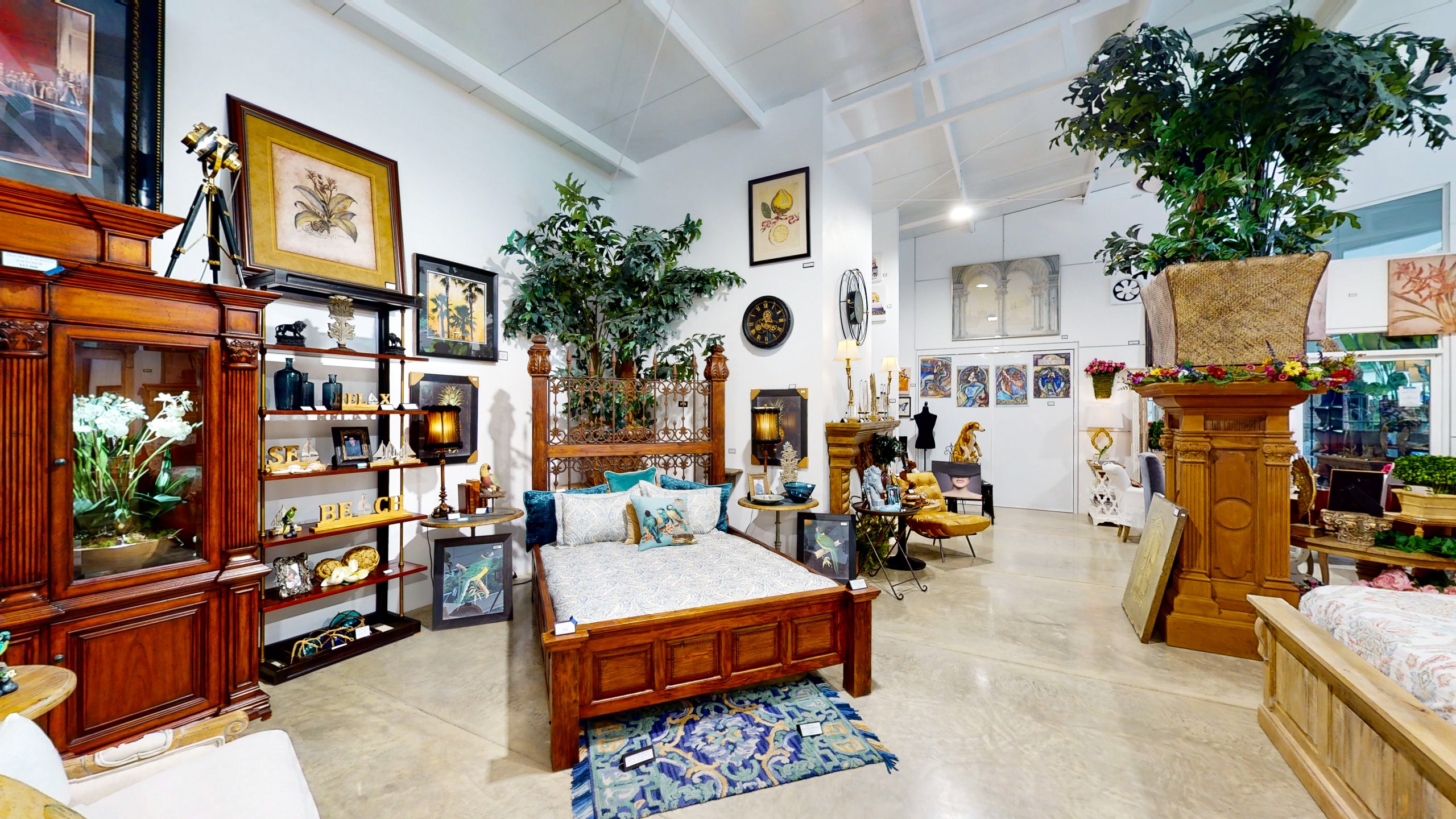 High Income-Generating Retail Business For Sale Near Ojochal, Costa Rica selected