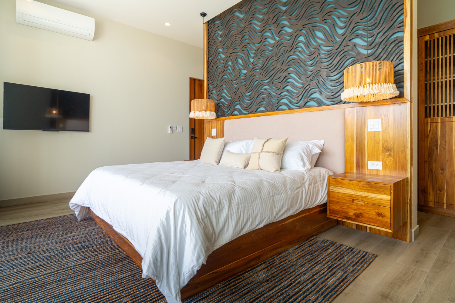 Luxury 5-Bedroom Estate with Panoramic Pacific Ocean & Jungle Views selected