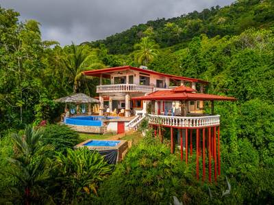 Dreamy Mediterranean Estate in Escaleras image 3