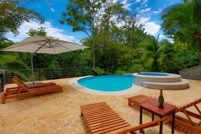 Serene Retreat with Income Potential in Manuel Antonio image 5