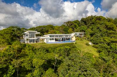 Architectural Oceanview Sanctuary in Costa Verde image 1