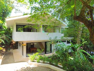 Huge Potential Perfectly Located Retreat Property In Uvita image 4