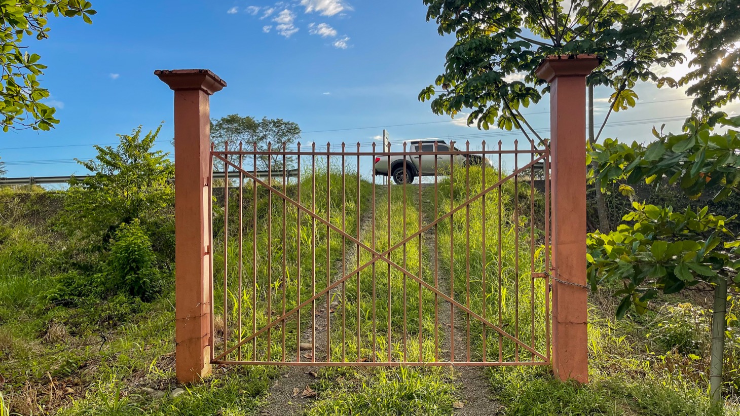 Prime Commercial & Development Opportunity in Hatillo, South Pacific Costa Rica selected