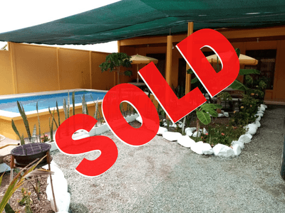 Cozy Duplex, Pool And Excellent Location image 1