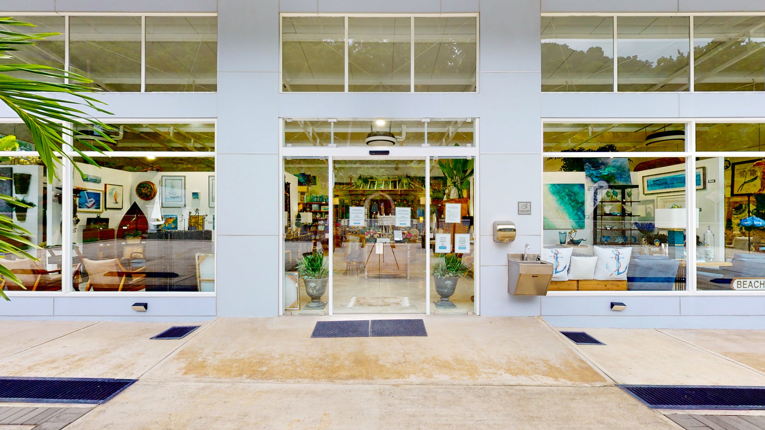 High Income-Generating Retail Business For Sale Near Ojochal, Costa Rica selected