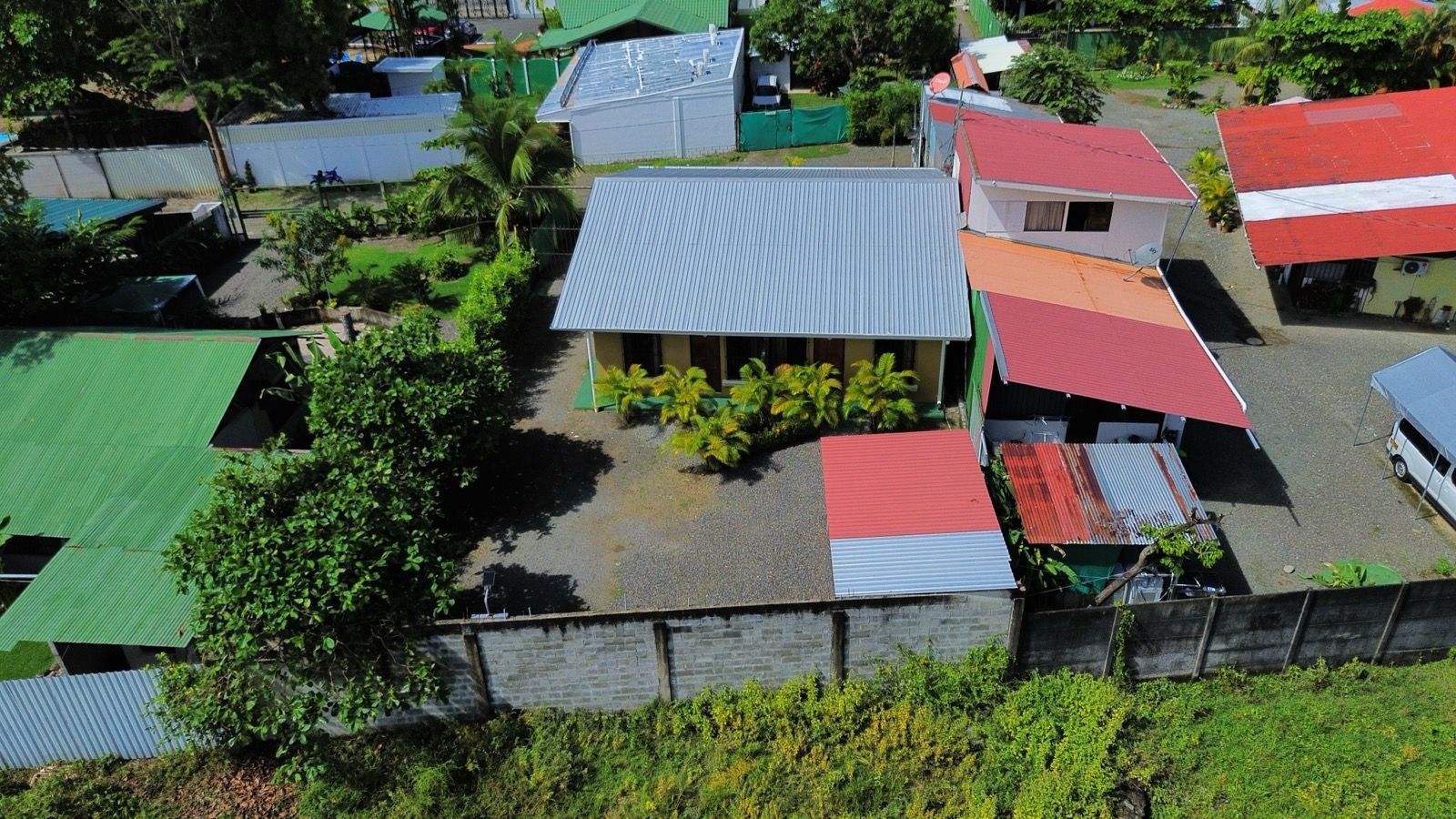 Prime Investment Opportunity in Uvita: Income-Producing Fourplex Just 300 Meters from the Beach selected