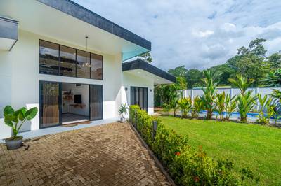 Charming Home Near Uvita’s Whale Tail Beach — Comfort, Privacy, and Rental Potential image 3