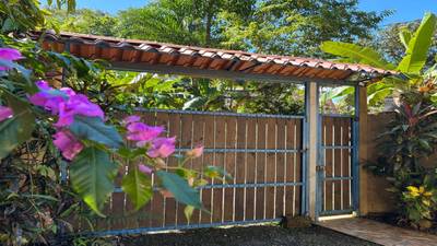 2 Bedroom Secure & Private Walk To River Home With Dip Pool!!! image 4