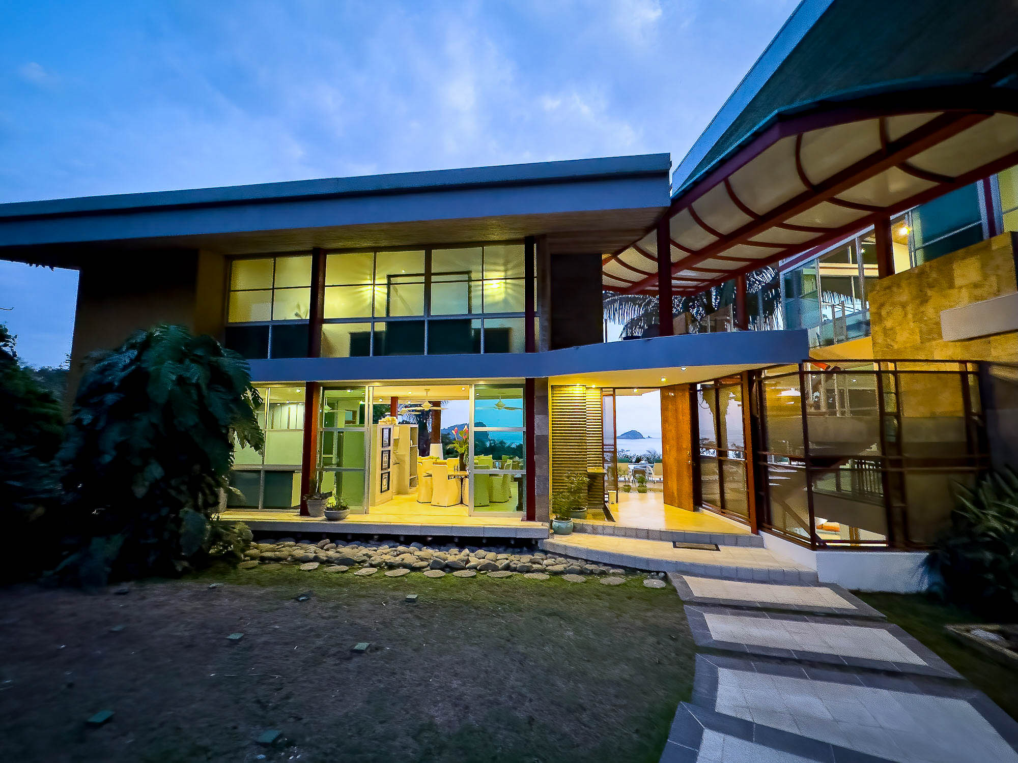 Luxury Mountain & Ocean View Villa in Manuel Antonio selected