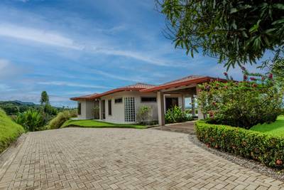Ocean View Villa with Pool on 1.3 Acres in Costa Rica image 5